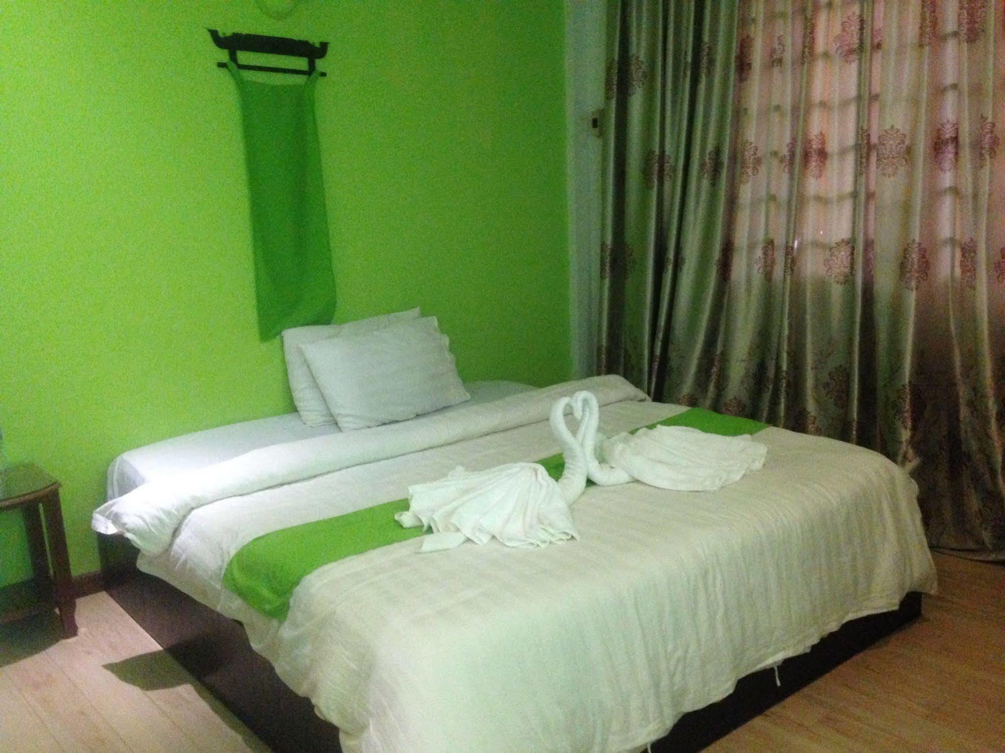 Route 66 Music Restaurant & Hostel Siem Reap Esterno foto