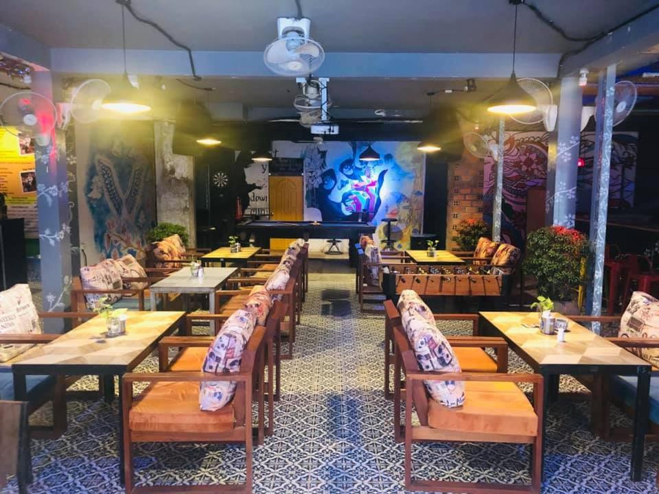 Route 66 Music Restaurant & Hostel Siem Reap Esterno foto