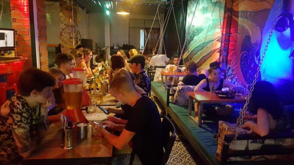 Route 66 Music Restaurant & Hostel Siem Reap Esterno foto