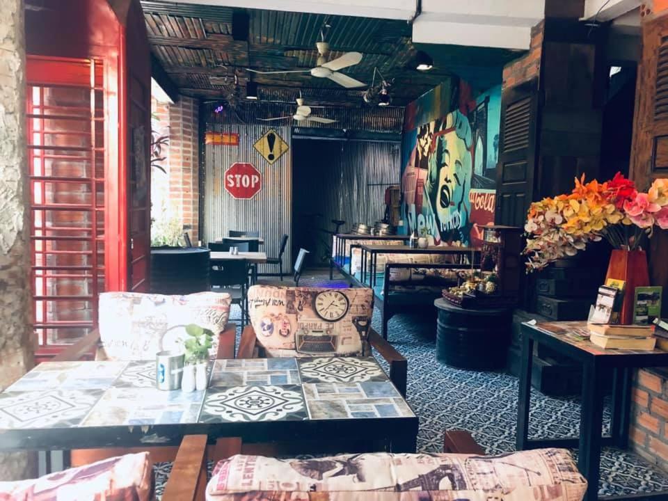 Route 66 Music Restaurant & Hostel Siem Reap Esterno foto