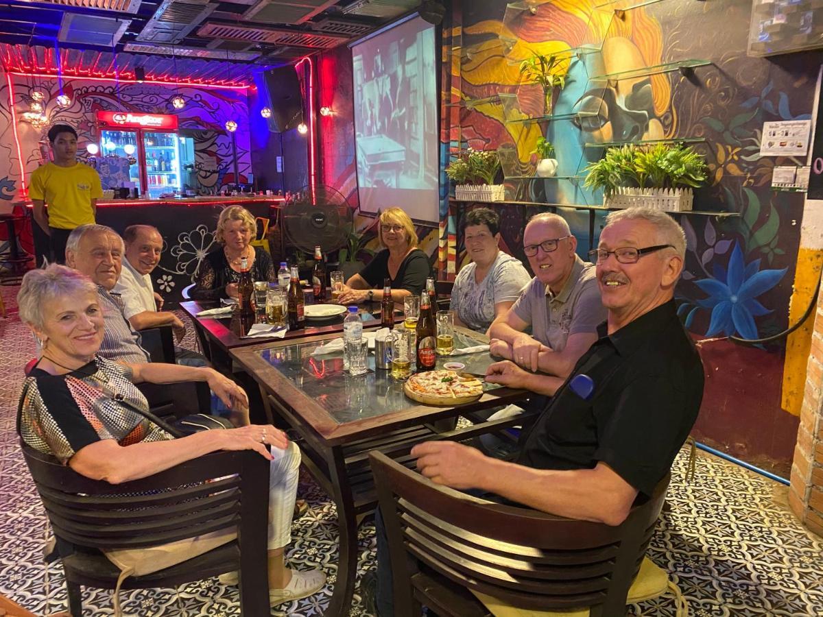 Route 66 Music Restaurant & Hostel Siem Reap Esterno foto